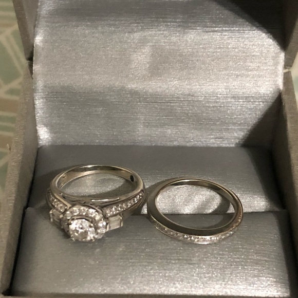 Diamond ring.. - Picture 2 of 4